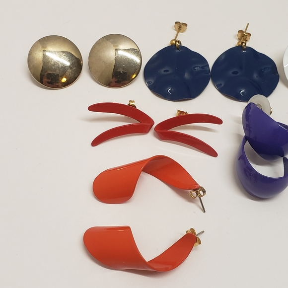 7 Pairs of Unique Vintage Abstract Earrings - Picture 2 of 11